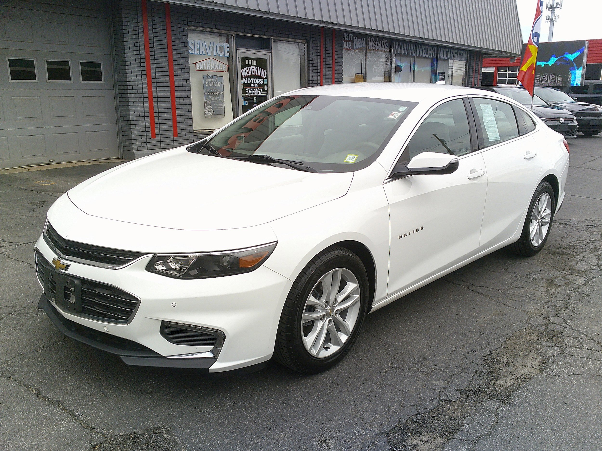 Used 2017 Chevrolet Malibu LT w/ Driver Confidence Package FWD image 13