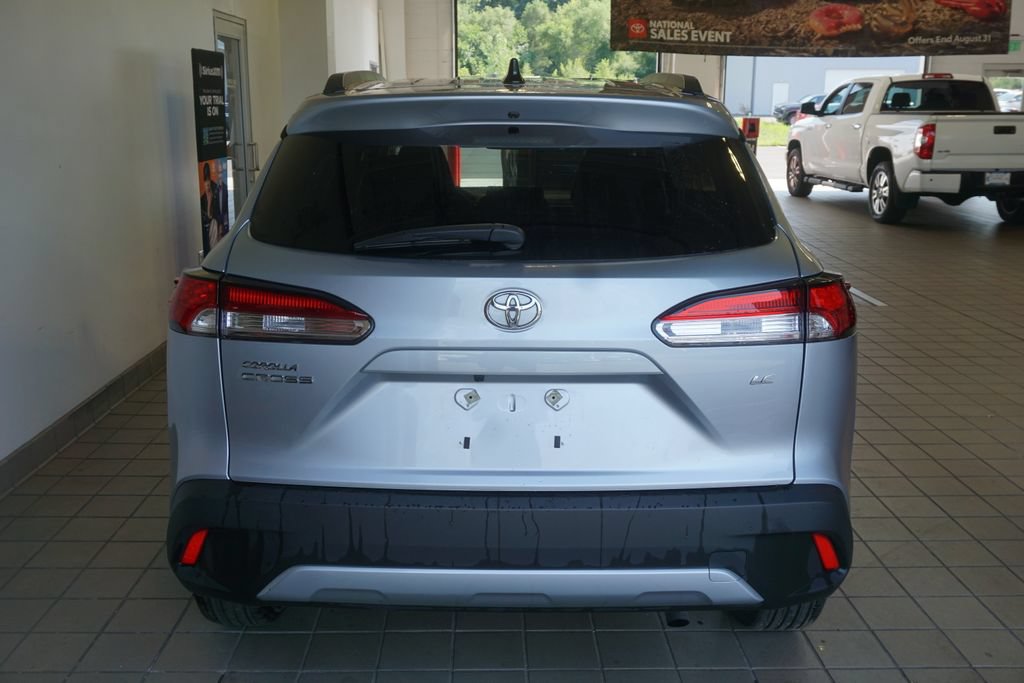 Certified 2025 Toyota Corolla Cross LE FWD image 13