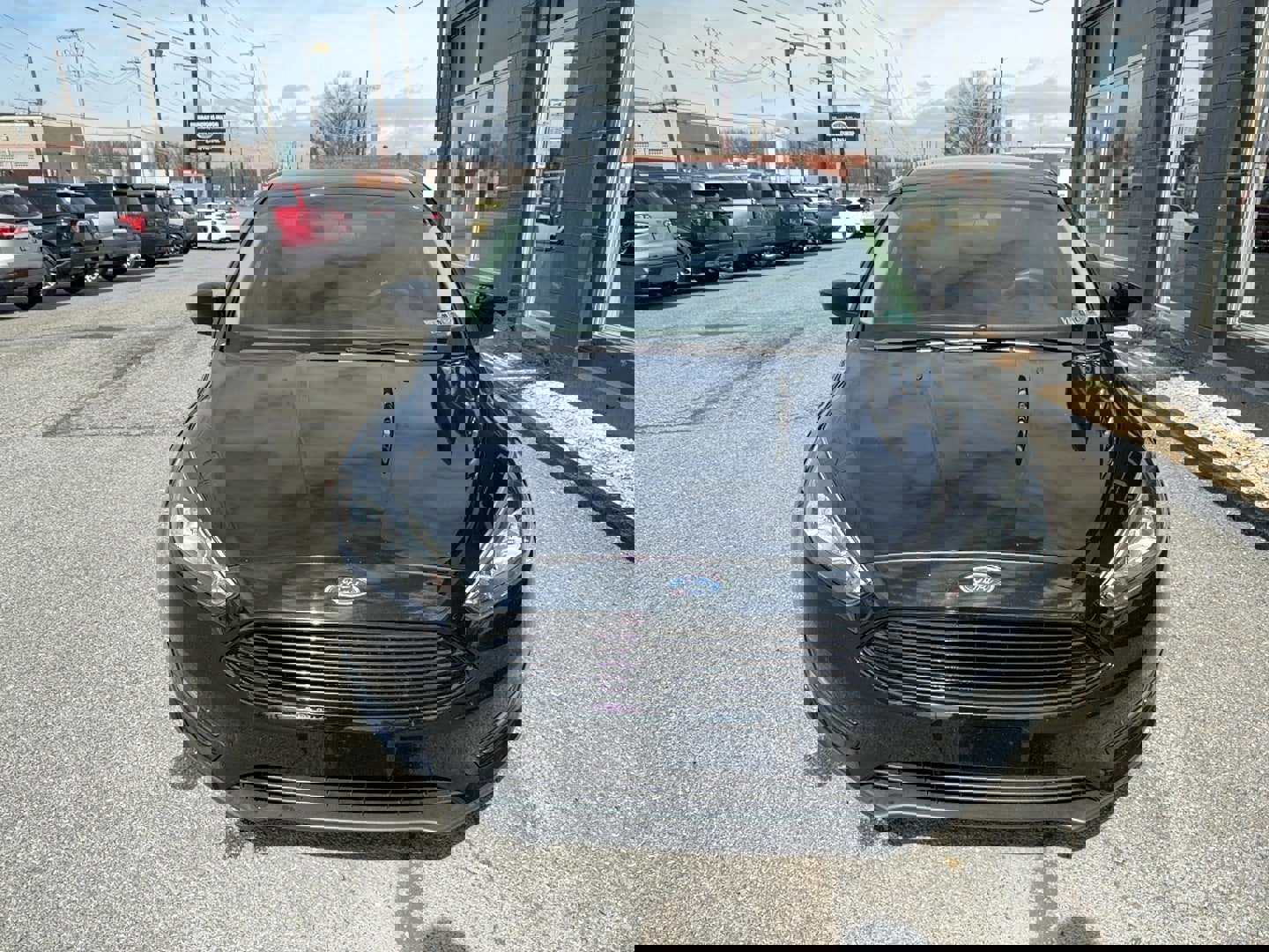 Used 2018 Ford Focus SE w/ SE Appearance Package image 5