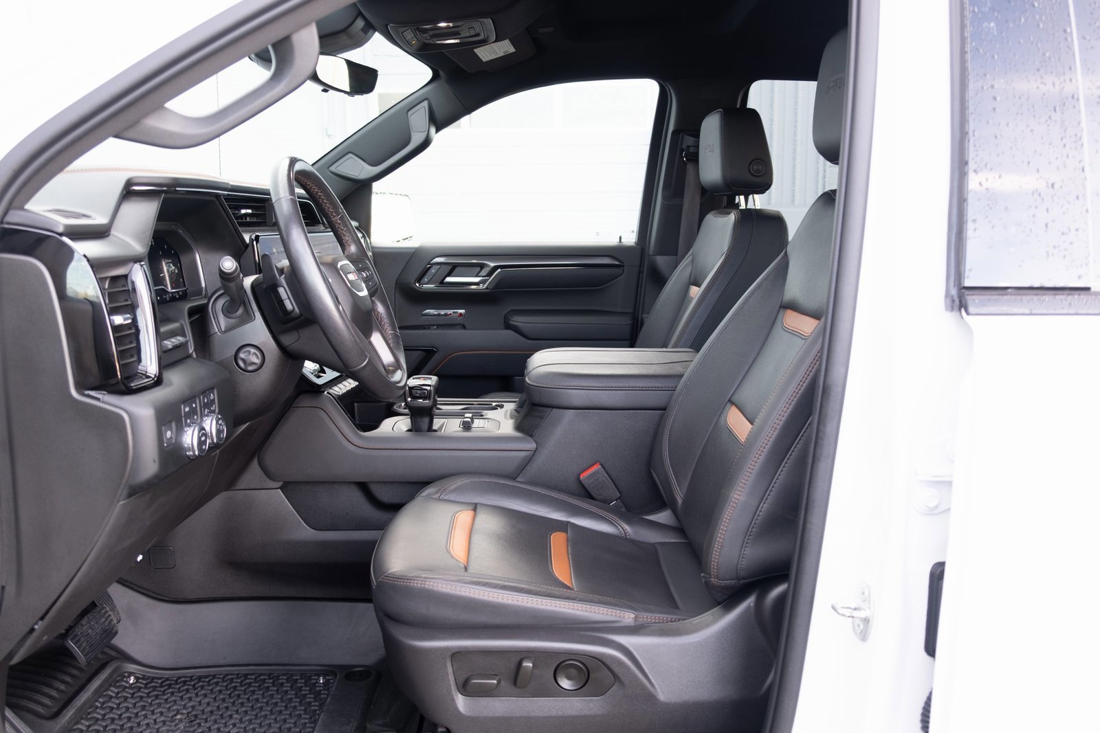 Used 2023 GMC Sierra 1500 AT4 w/ Technology Package image 12