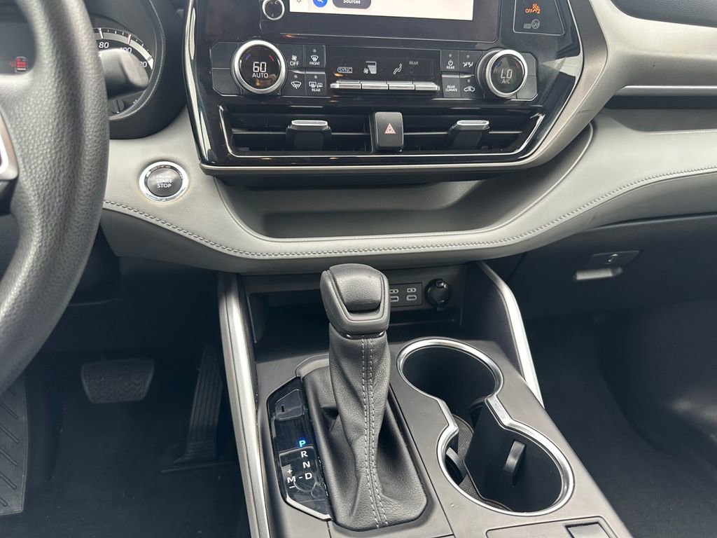 Used 2023 Toyota Highlander L image 11