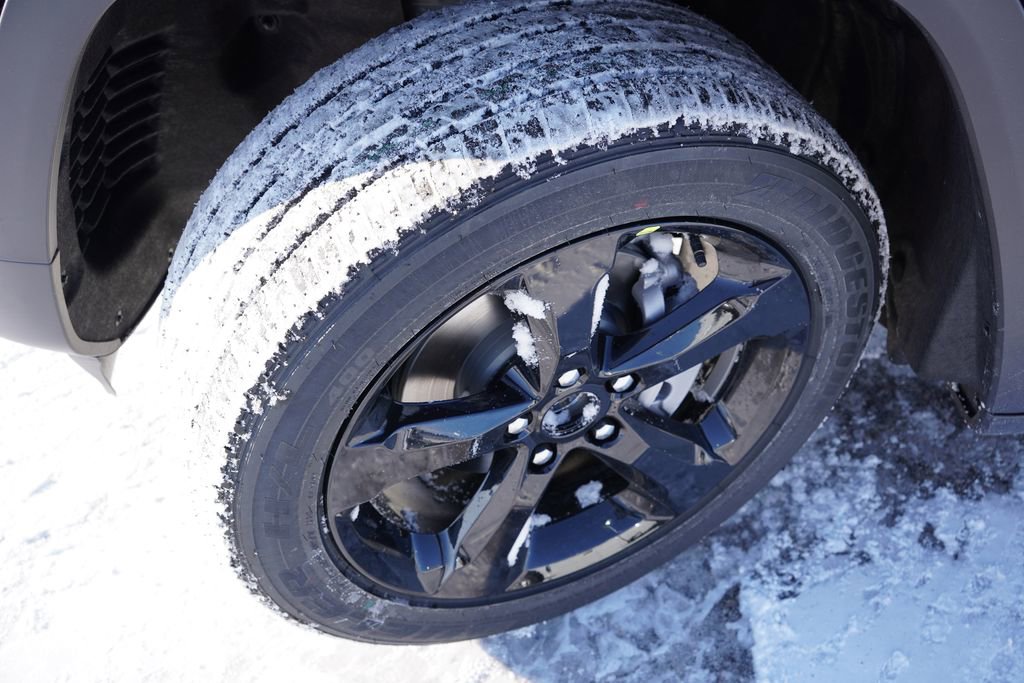 New 2025 Jeep Grand Cherokee Altitude image 9