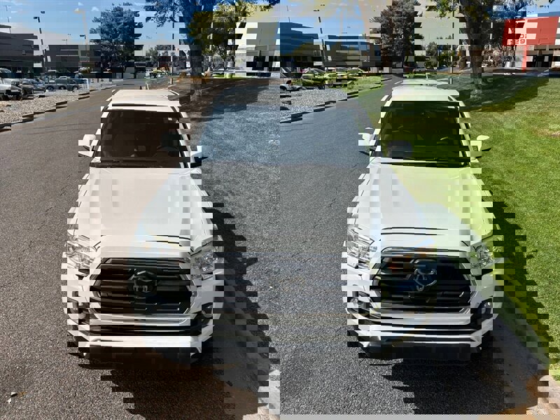 Used 2019 Toyota Tacoma SR5 RWD image 10