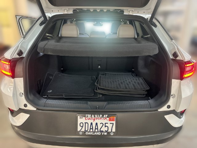 Certified 2022 Volkswagen ID.4 Pro S w/ Gradient Package AWD/4WD image 22