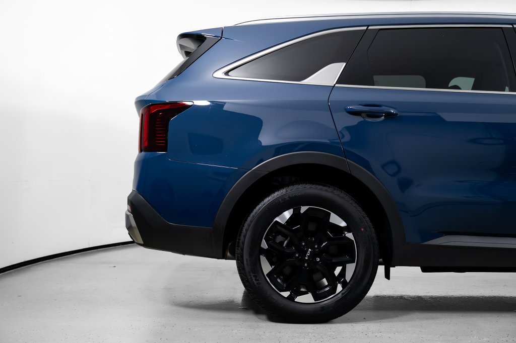 New 2026 Kia Sorento S w/ S Panoramic Sunroof Package FWD image 5
