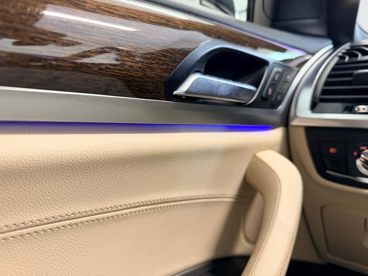 Used 2019 BMW X3 sDrive30i w/ Driving Assistance Package RWD image 32