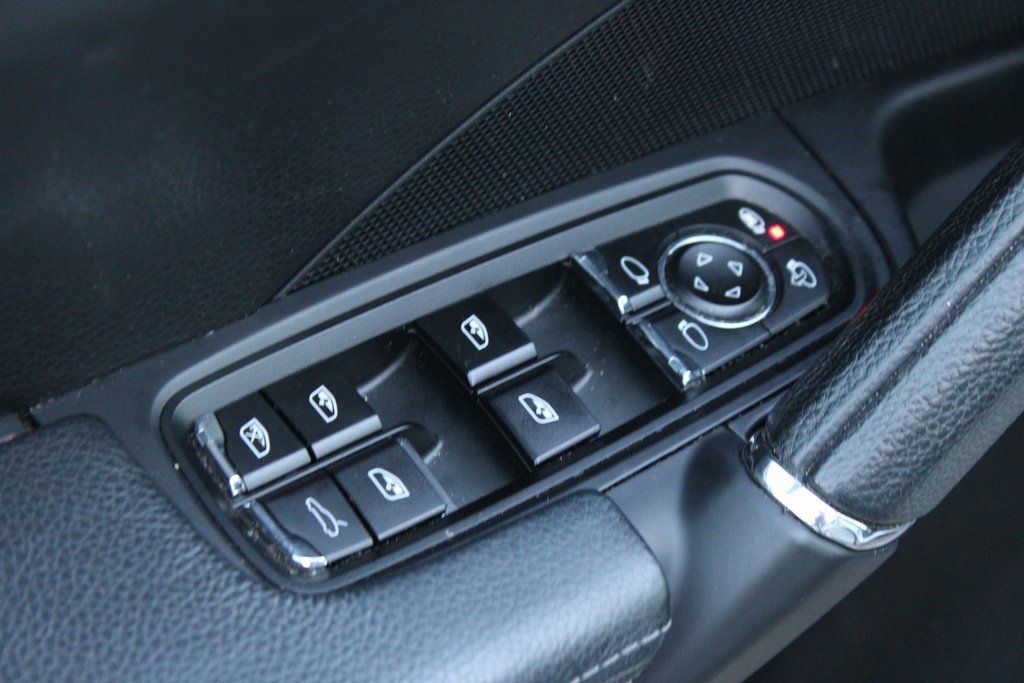 Certified 2016 Porsche Cayenne image 19