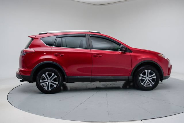 Used 2016 Toyota RAV4 LE AWD/4WD image 10