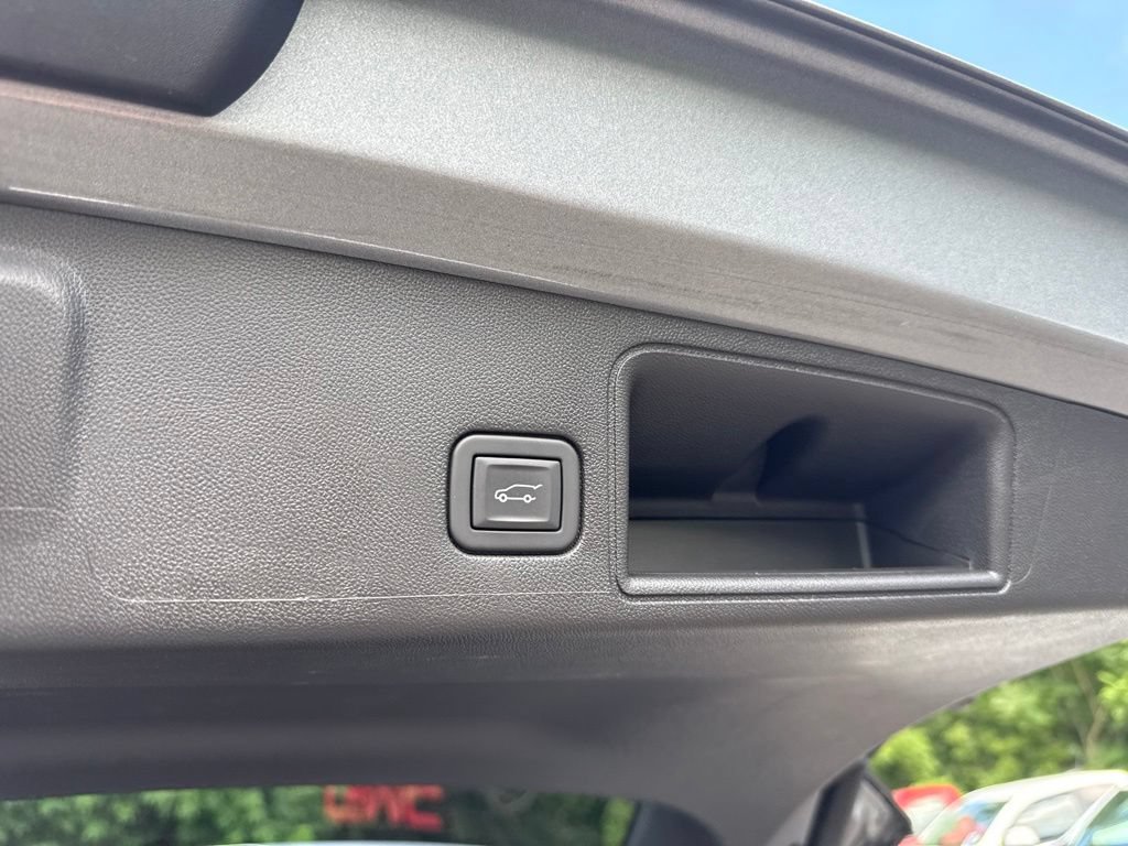 Used 2023 GMC Terrain SLT w/ LPO, Floor Liner Package AWD/4WD image 14
