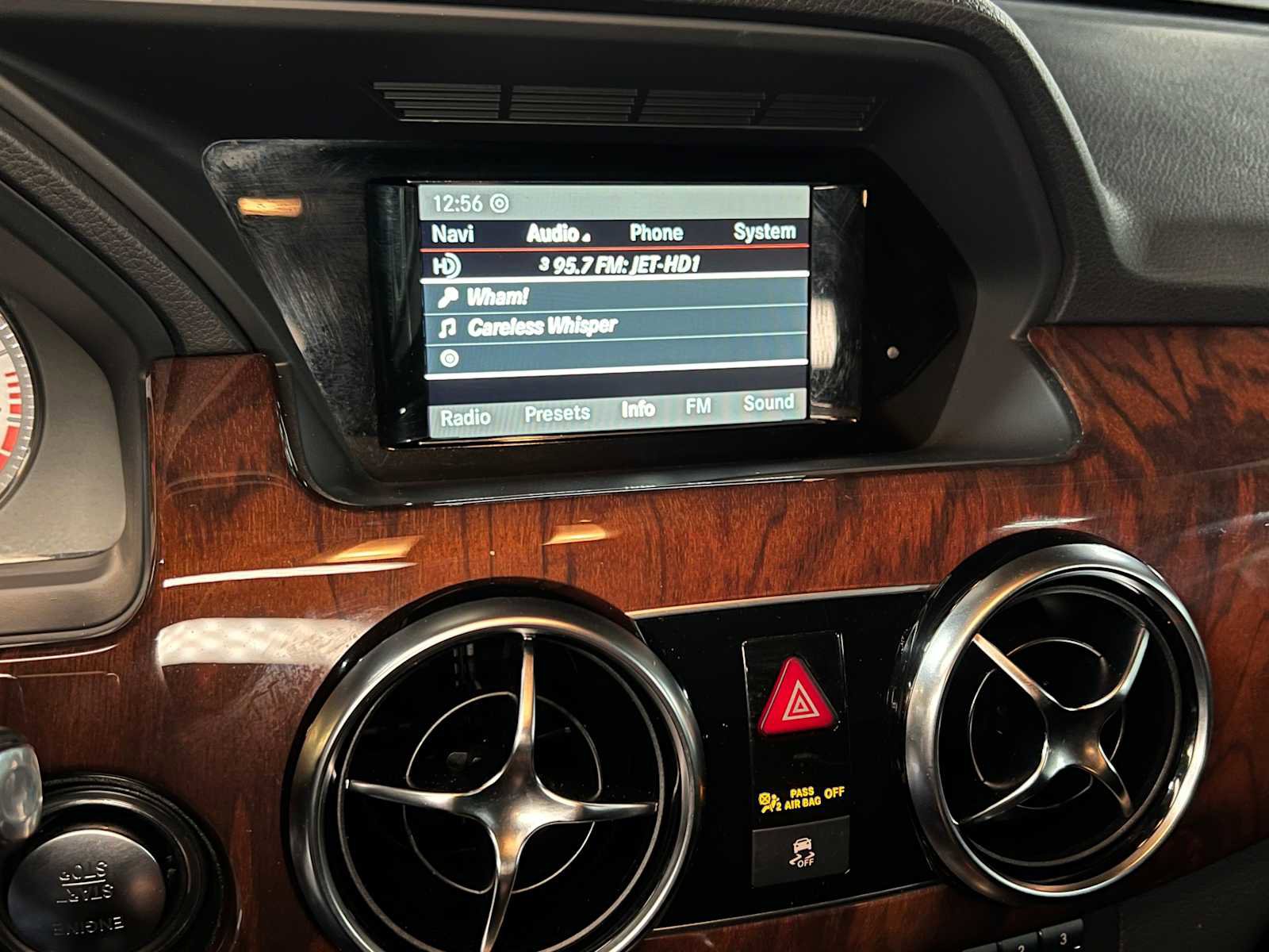 Used 2014 Mercedes-Benz GLK 350 4MATIC image 33