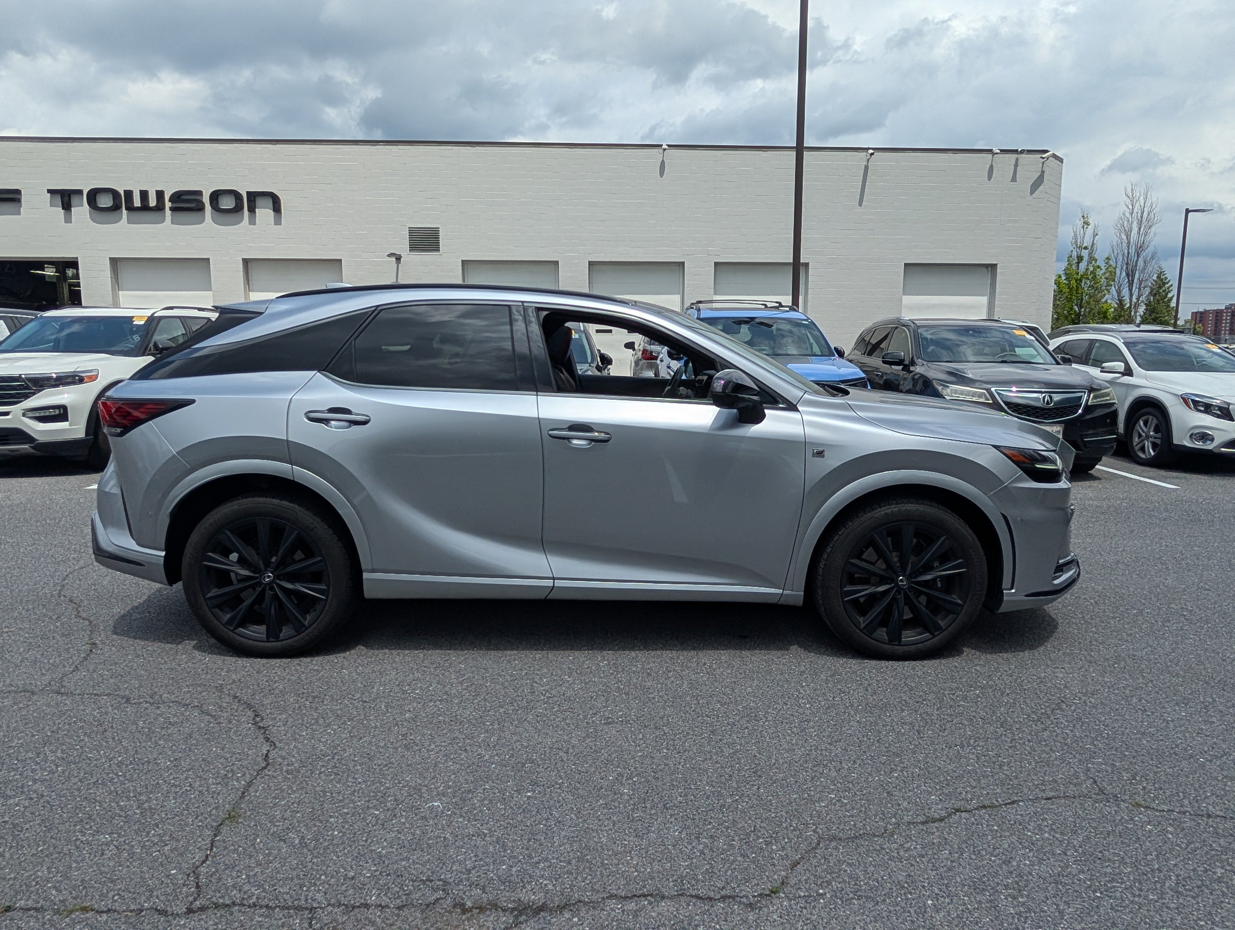 Certified 2023 Lexus RX 500h F Sport w/ Accessory Package (Z1) AWD/4WD image 2