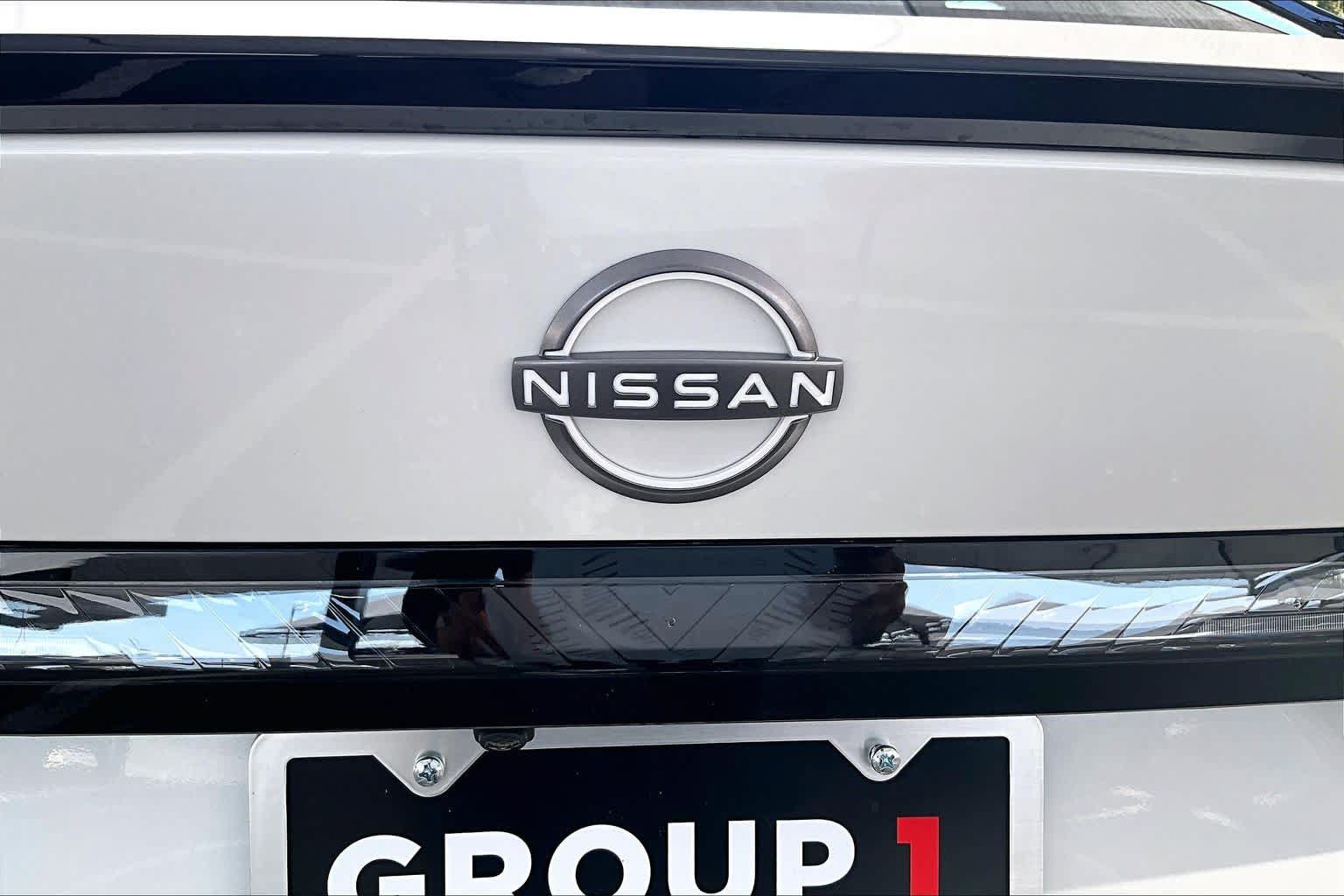 New 2026 Nissan Sentra SR w/ SR Premium Package FWD image 15