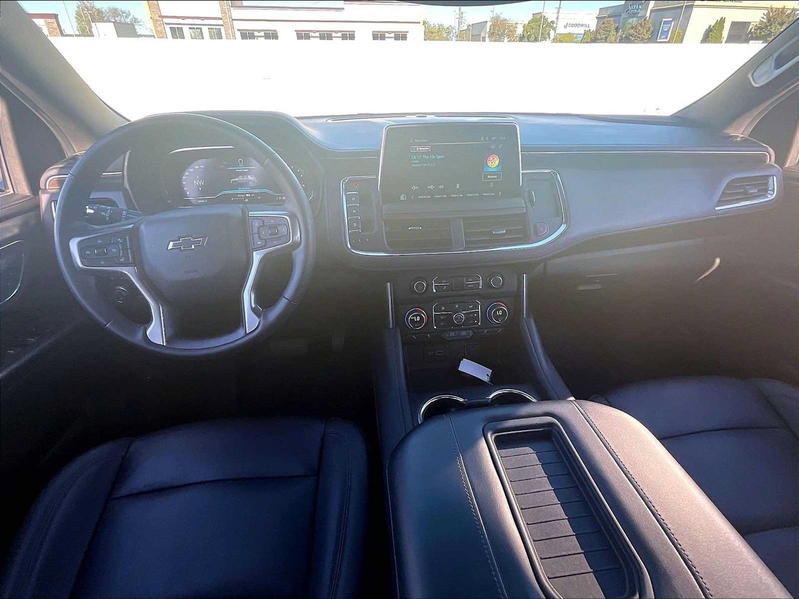 Used 2023 Chevrolet Tahoe Z71 w/ Z71 Off-Road Package AWD/4WD image 18