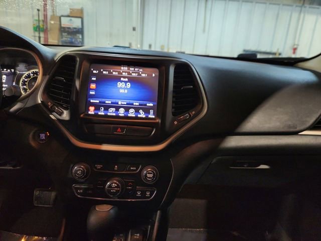 Used 2016 Jeep Cherokee 75th Anniversary image 15
