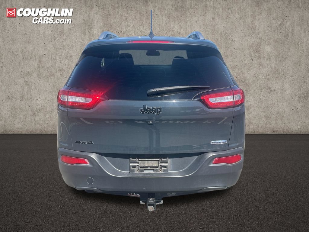 Used 2018 Jeep Cherokee Latitude Plus w/ Cold Weather Group AWD/4WD image 4