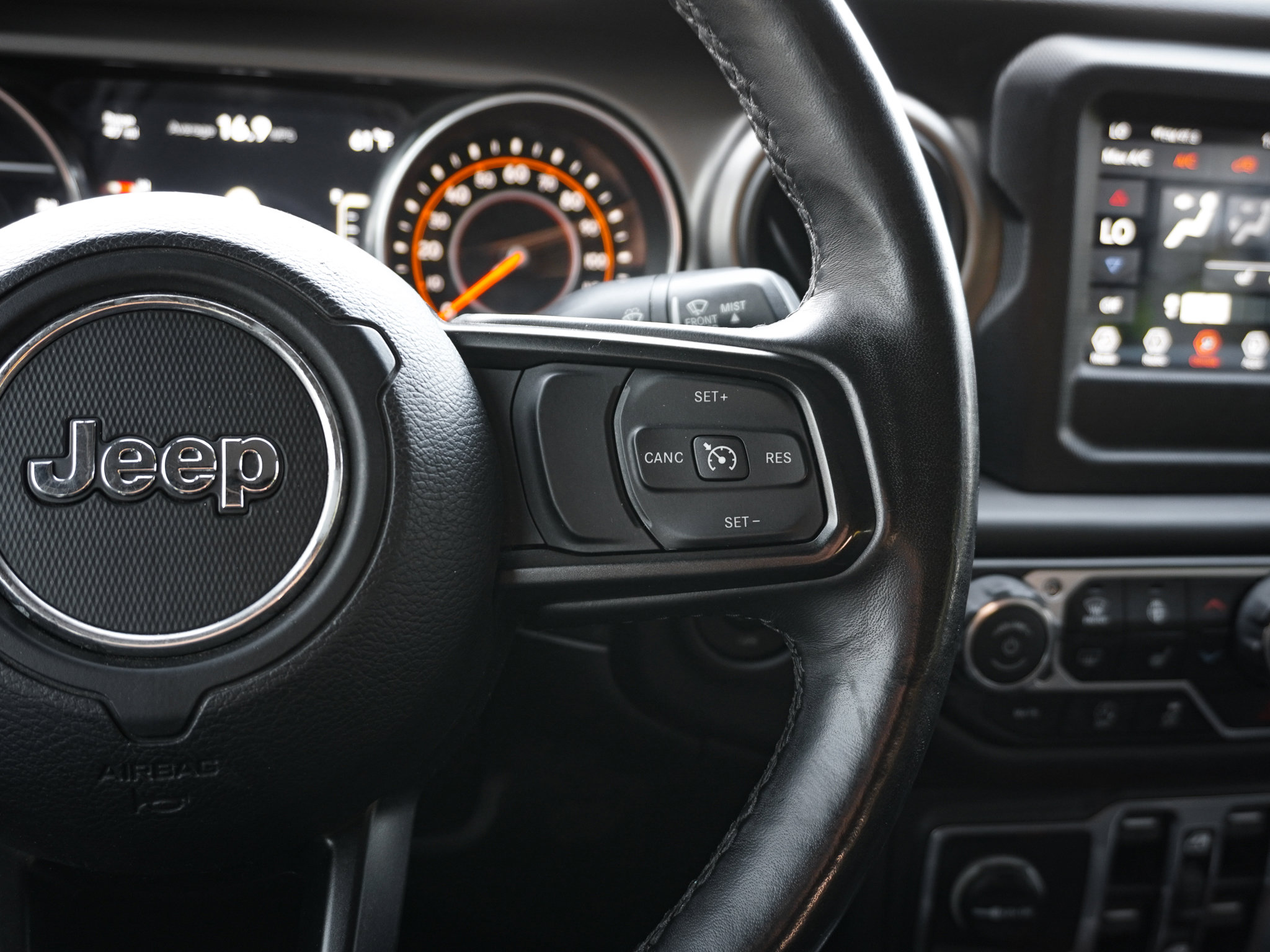 Used 2018 Jeep Wrangler Unlimited Sport S image 21