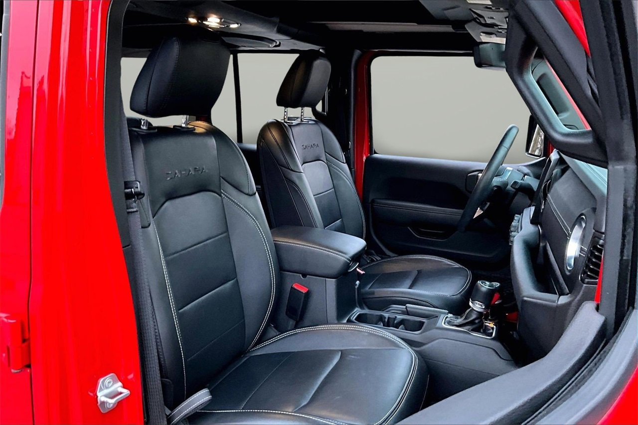 Used 2023 Jeep Wrangler Unlimited Sahara w/ Cold Weather Group image 22