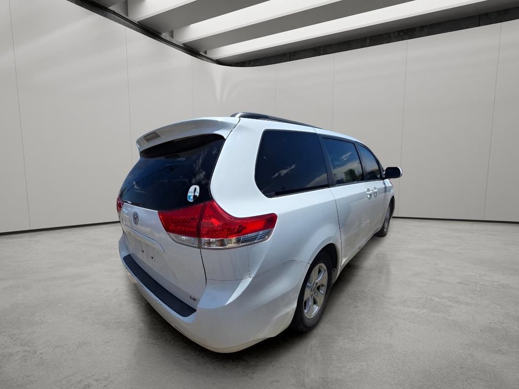 Used 2013 Toyota Sienna LE FWD image 11