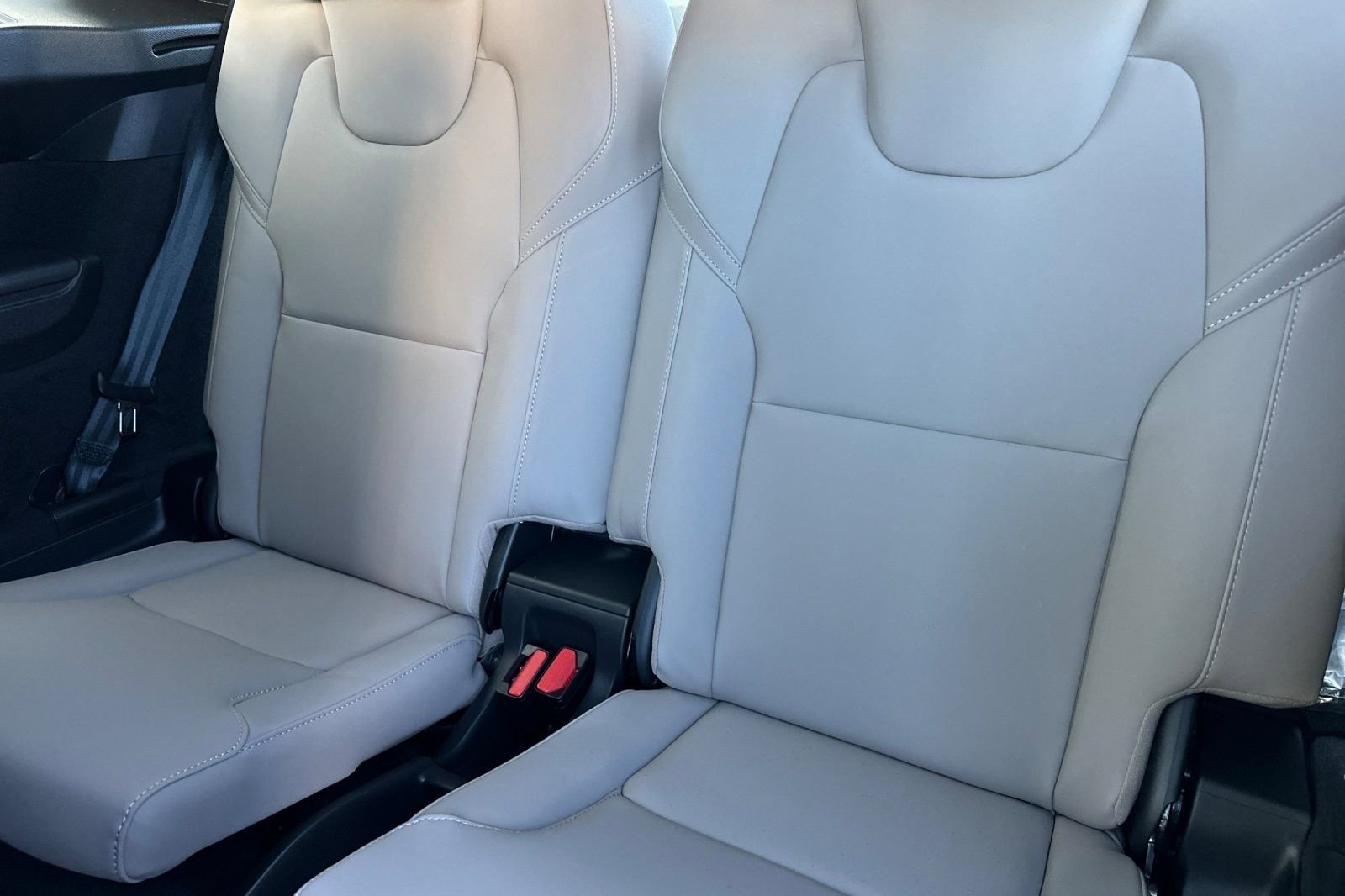 New 2026 Volvo XC90 B6 Plus w/ Protection Package Premier image 17