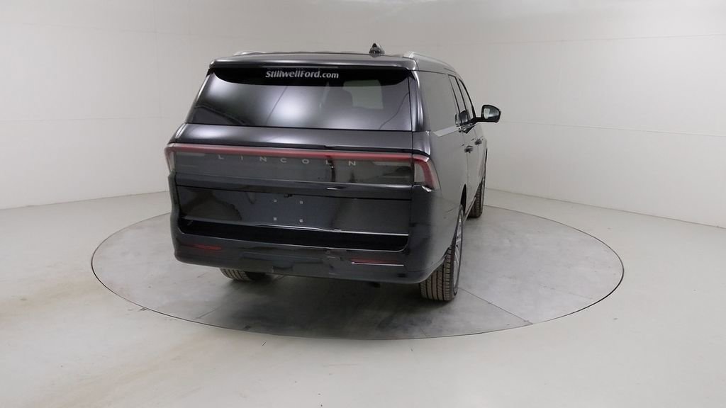 Used 2025 Lincoln Navigator L Reserve image 16