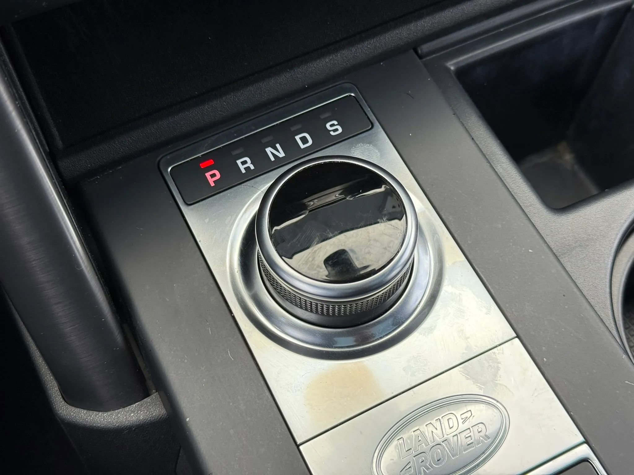 Used 2020 Land Rover Discovery Landmark image 26