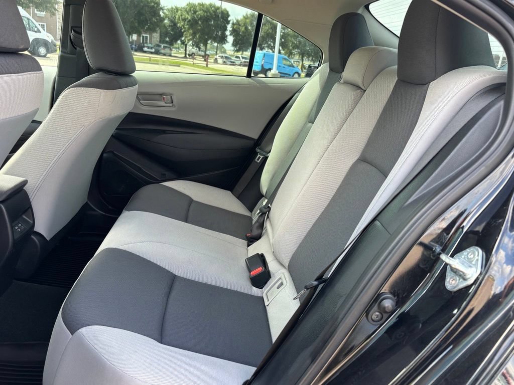 Used 2023 Toyota Corolla LE FWD image 12