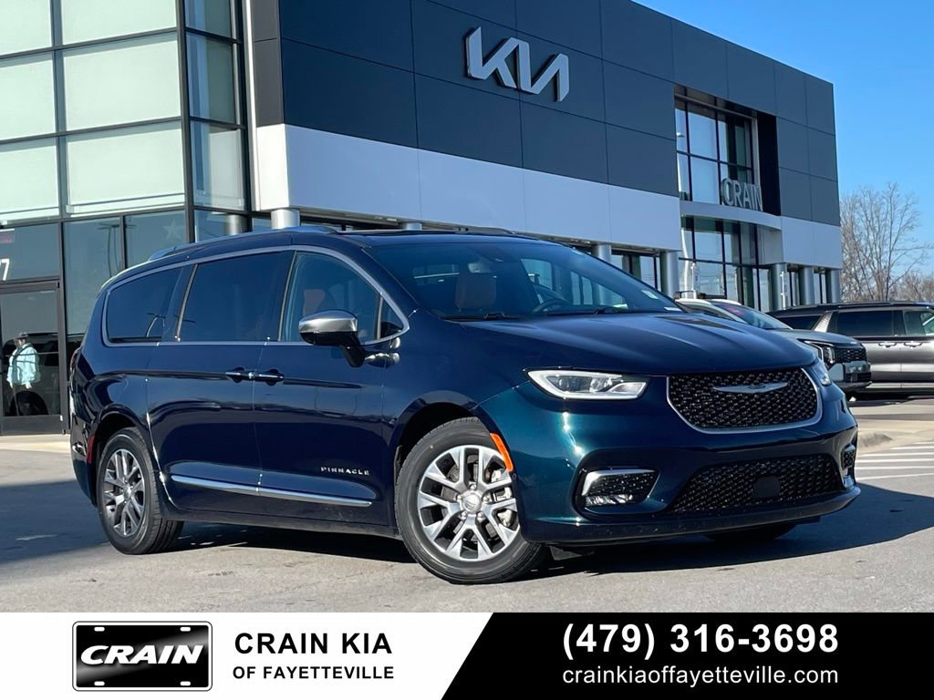 Used 2023 Chrysler Pacifica Pinnacle
