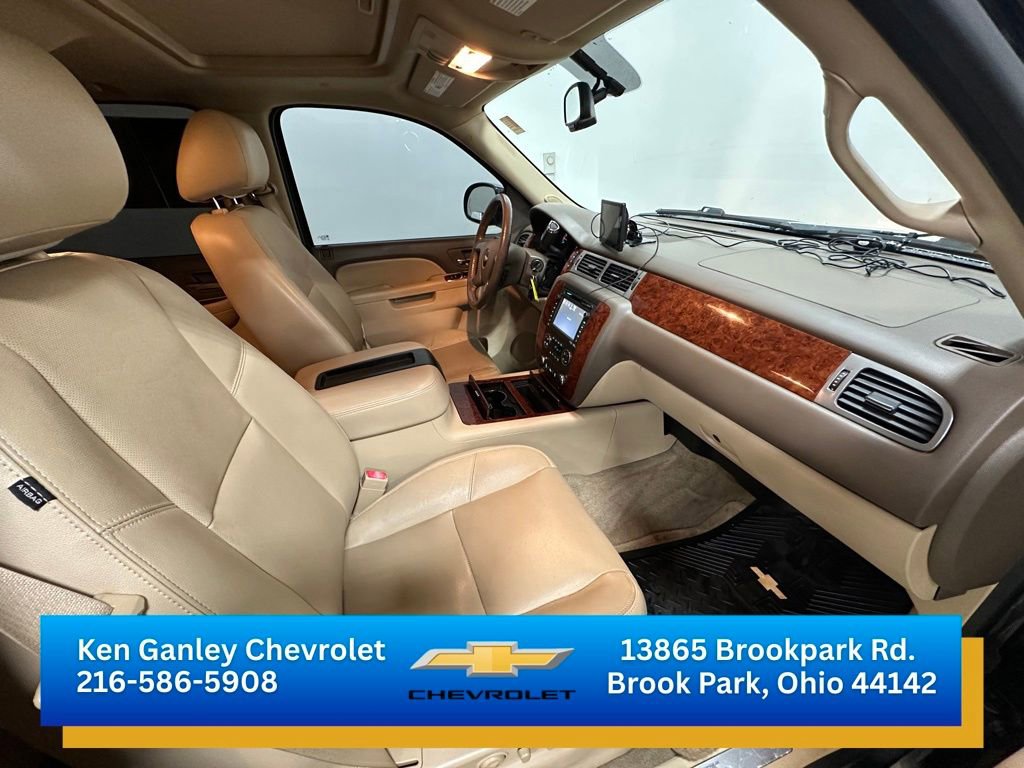 Used 2013 Chevrolet Avalanche LTZ AWD/4WD image 23