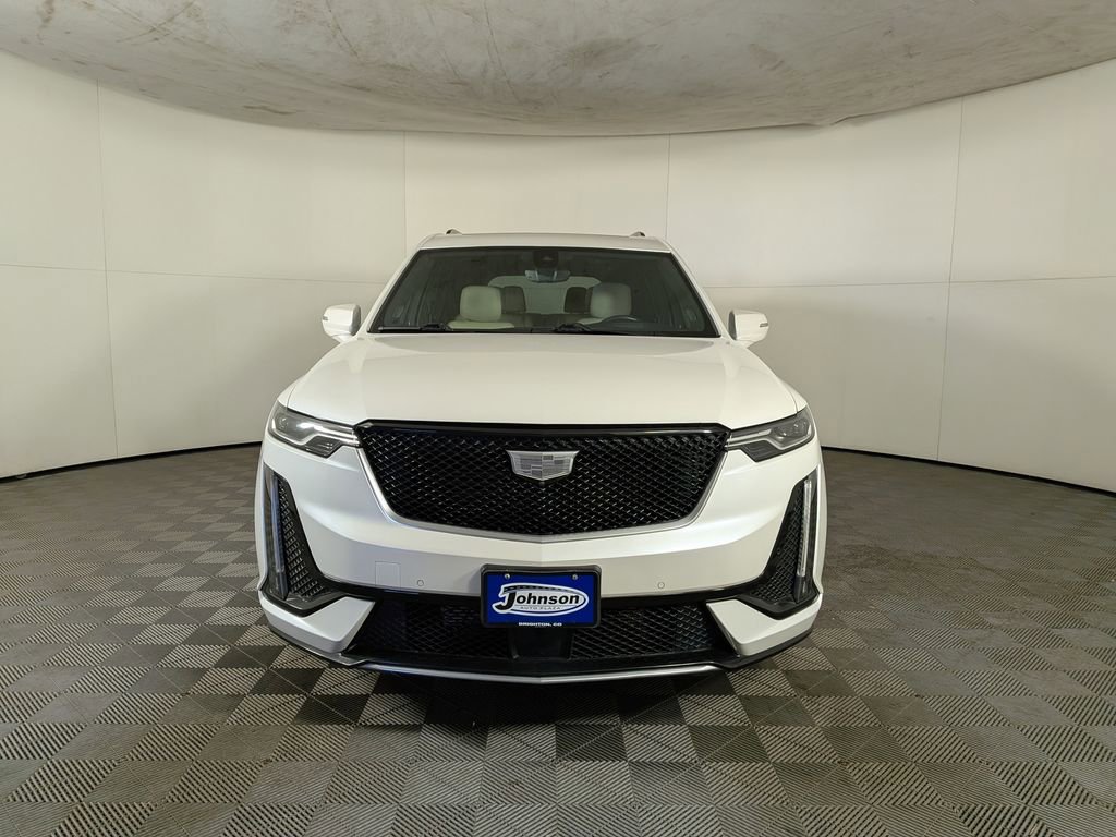 Used 2023 Cadillac XT6 Sport w/ Technology Package image 2