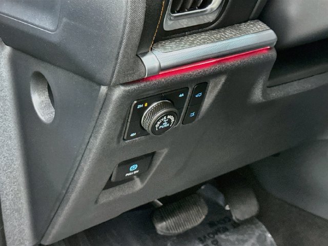 Used 2025 Ford Expedition Tremor AWD/4WD image 10