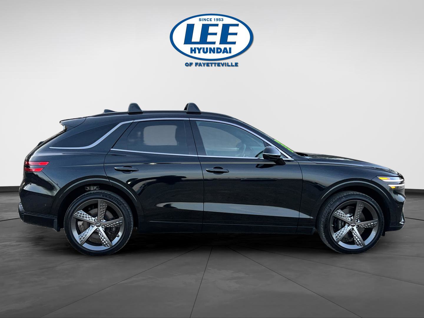 Used 2025 Genesis GV70 3.5T Sport w/ Sport Advanced Package AWD/4WD image 6