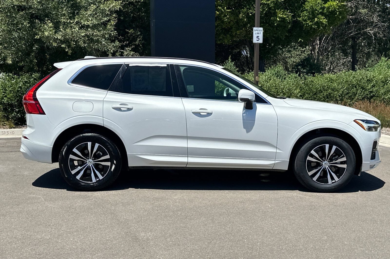 Used 2023 Volvo XC60 B5 Core w/ Protection Package Premier FWD image 3