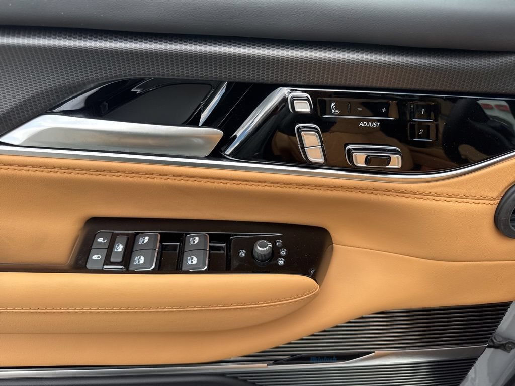 New 2026 Jeep Grand Wagoneer Summit AWD/4WD image 9