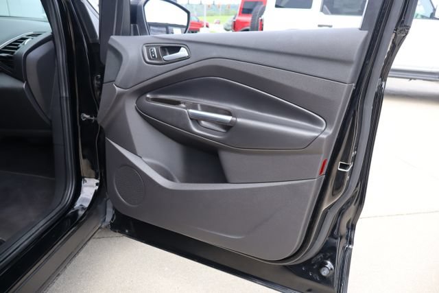 Used 2017 Ford Escape Titanium FWD image 33