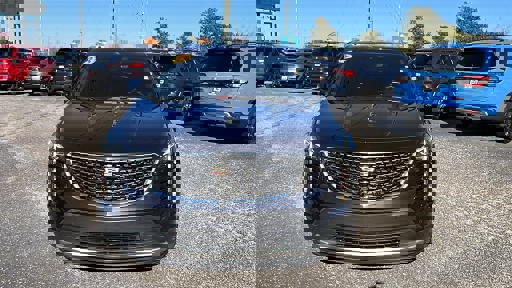 Used 2023 Cadillac XT4 Premium Luxury w/ Enhanced Visibility Package image 3