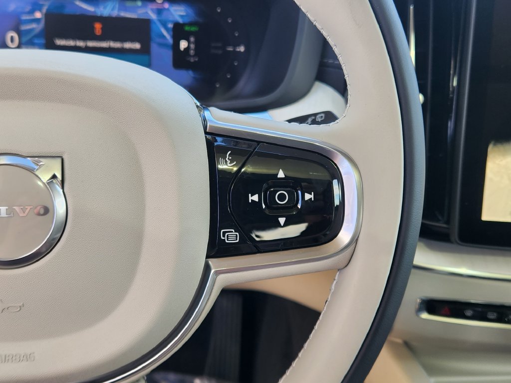 New 2027 Volvo XC60 T8 Ultra AWD/4WD image 18