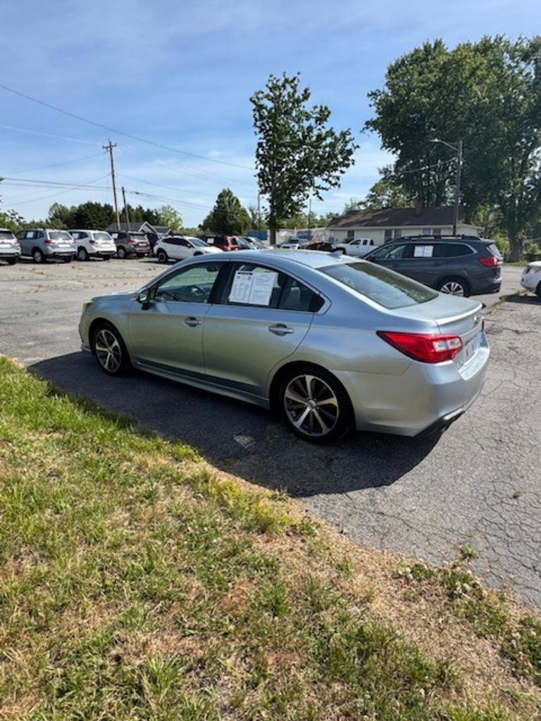 Used 2018 Subaru Legacy 2.5i Limited AWD/4WD image 2