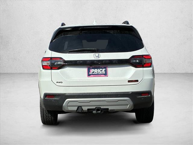 Used 2024 Honda Pilot TrailSport image 6
