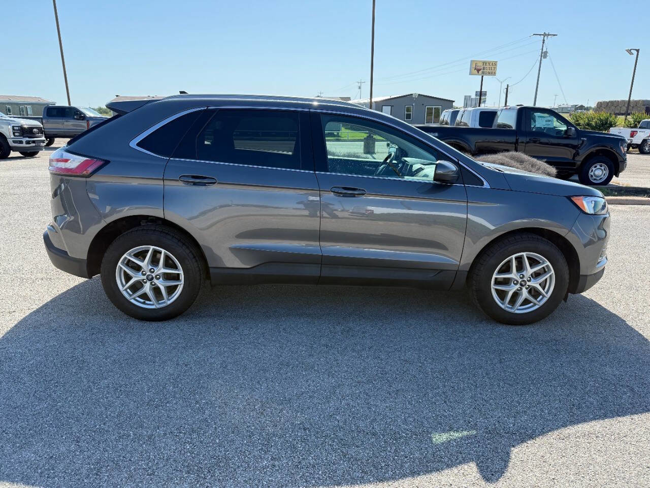 Used 2022 Ford Edge SEL w/ Cold Weather Package image 6