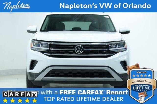 Certified 2022 Volkswagen Atlas SE w/ Black Wheel Package FWD image 2