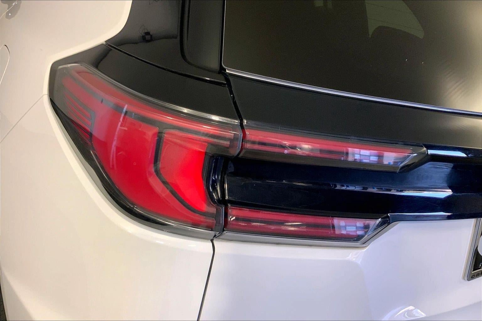 Used 2025 GMC Acadia Elevation FWD image 28