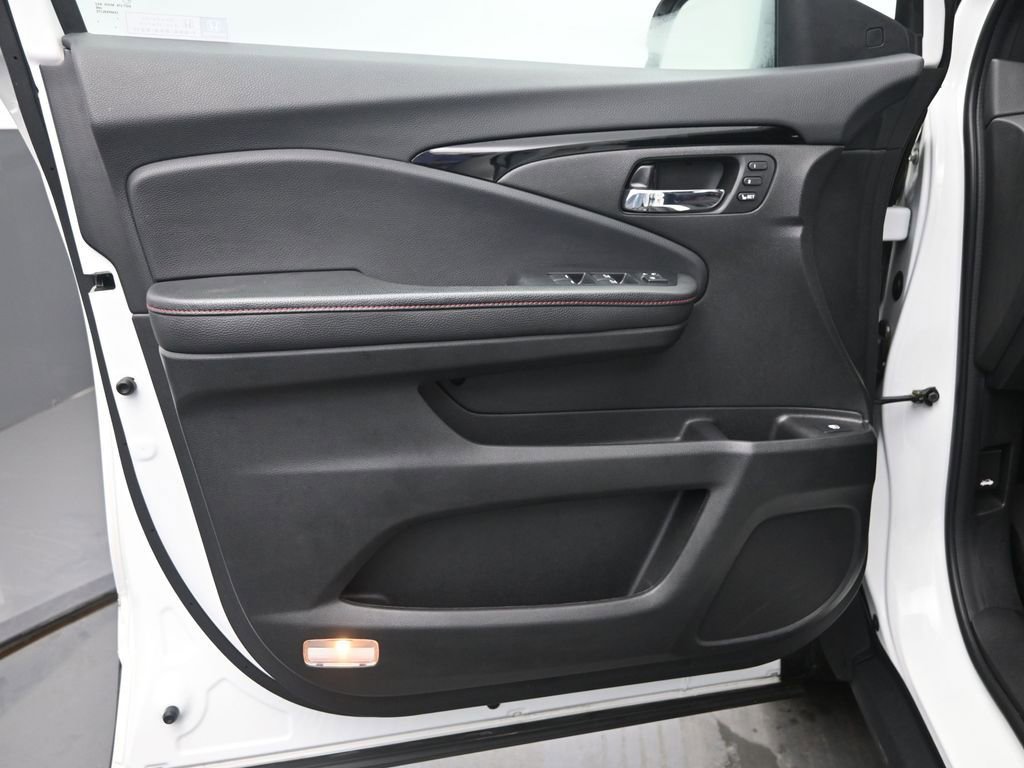 Used 2021 Honda Ridgeline Black Edition image 12