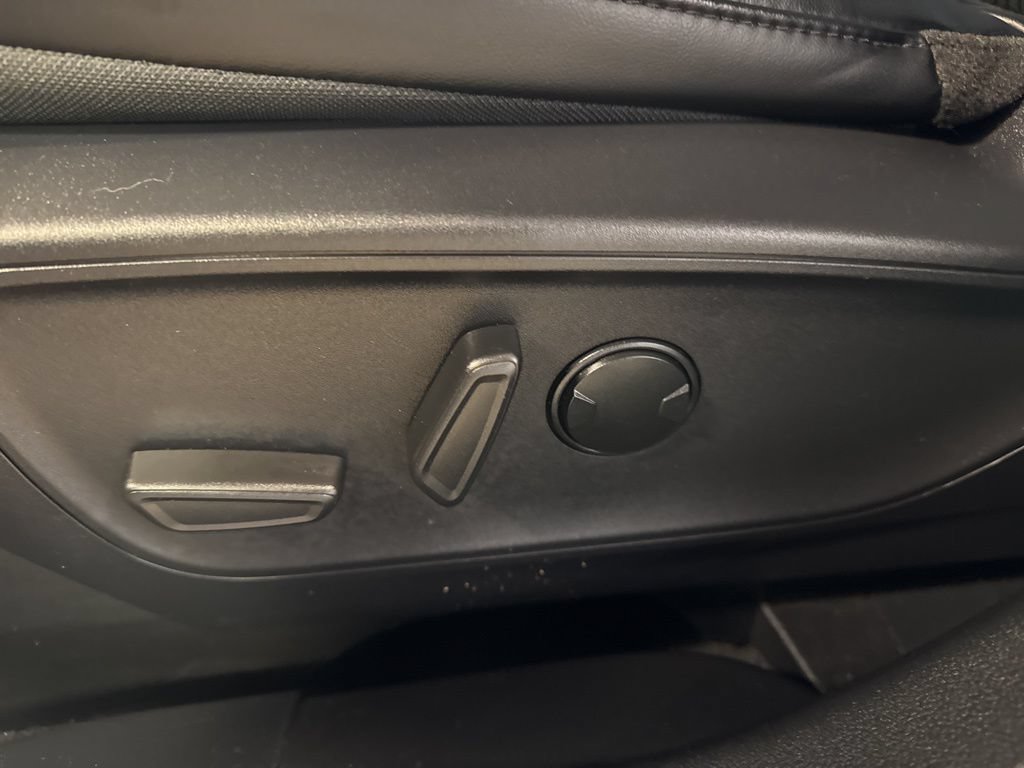 Used 2025 Ford Escape ST-Line AWD/4WD image 22