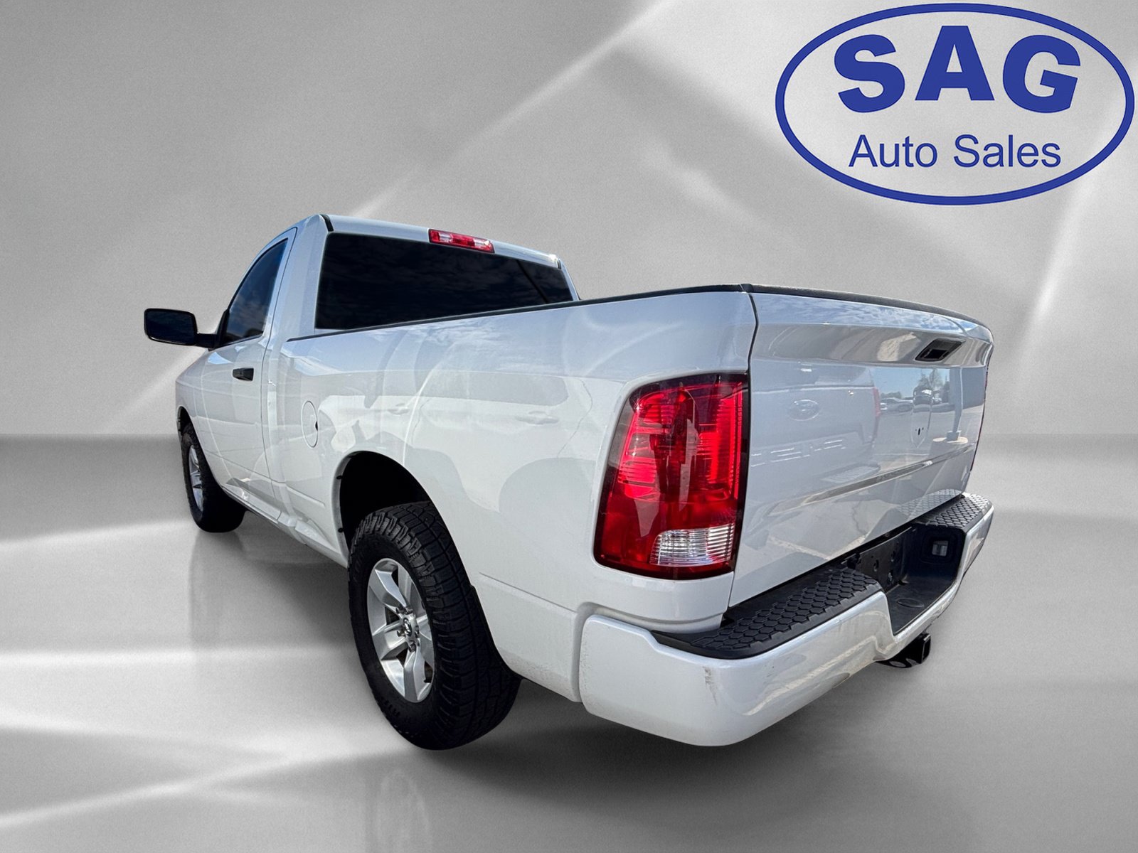 Used 2018 RAM 1500 Express RWD image 4