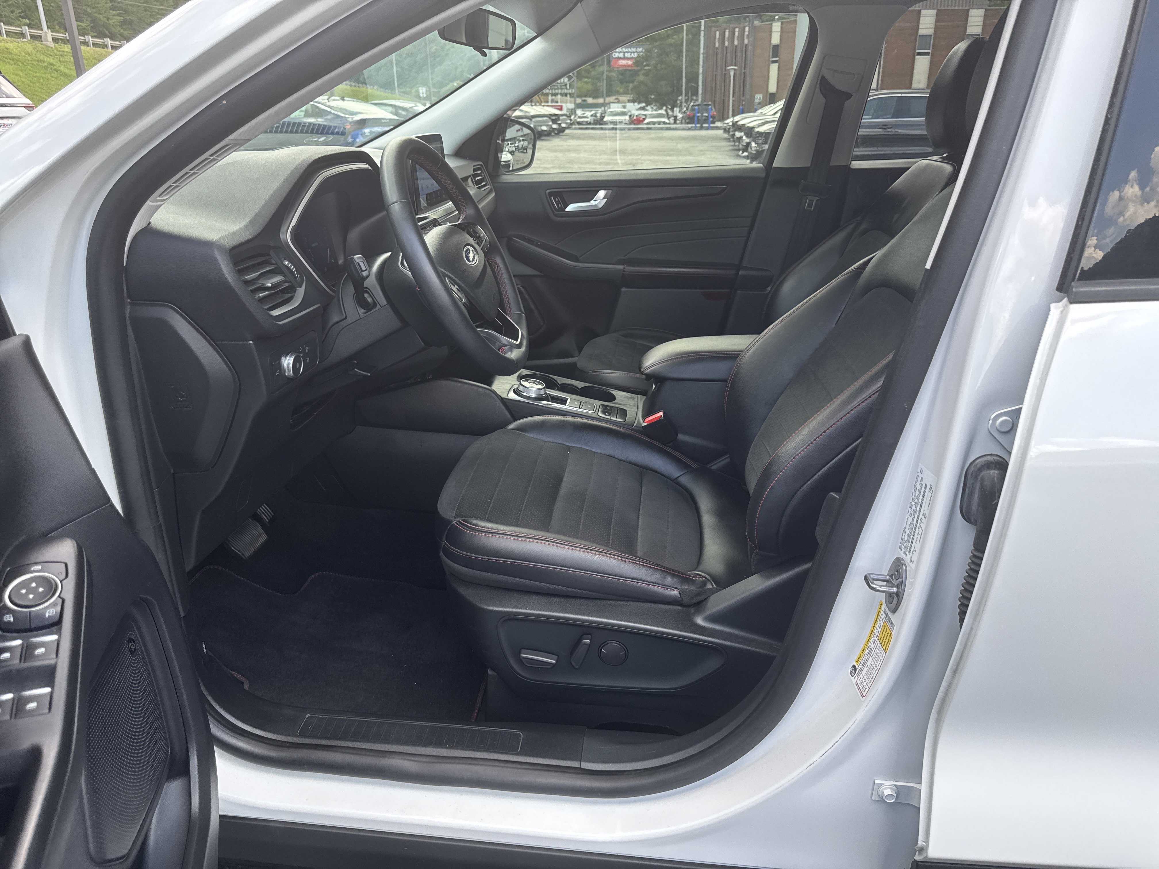Used 2022 Ford Escape SEL w/ SEL Stealth AWD Package image 12