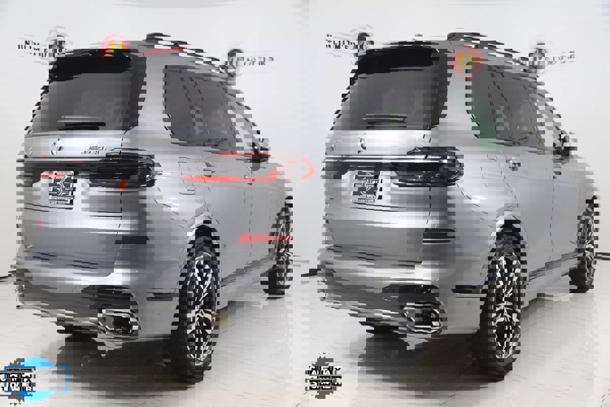 Used 2024 BMW X7 xDrive40i w/ M Sport Package image 3