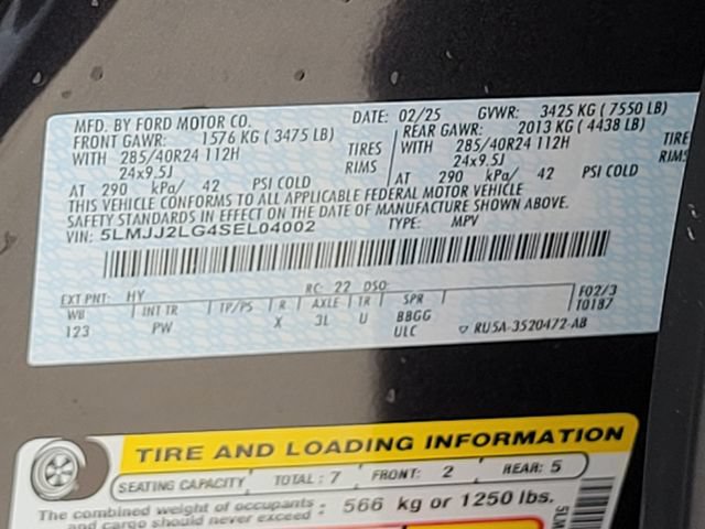 Certified 2025 Lincoln Navigator Reserve AWD/4WD image 18