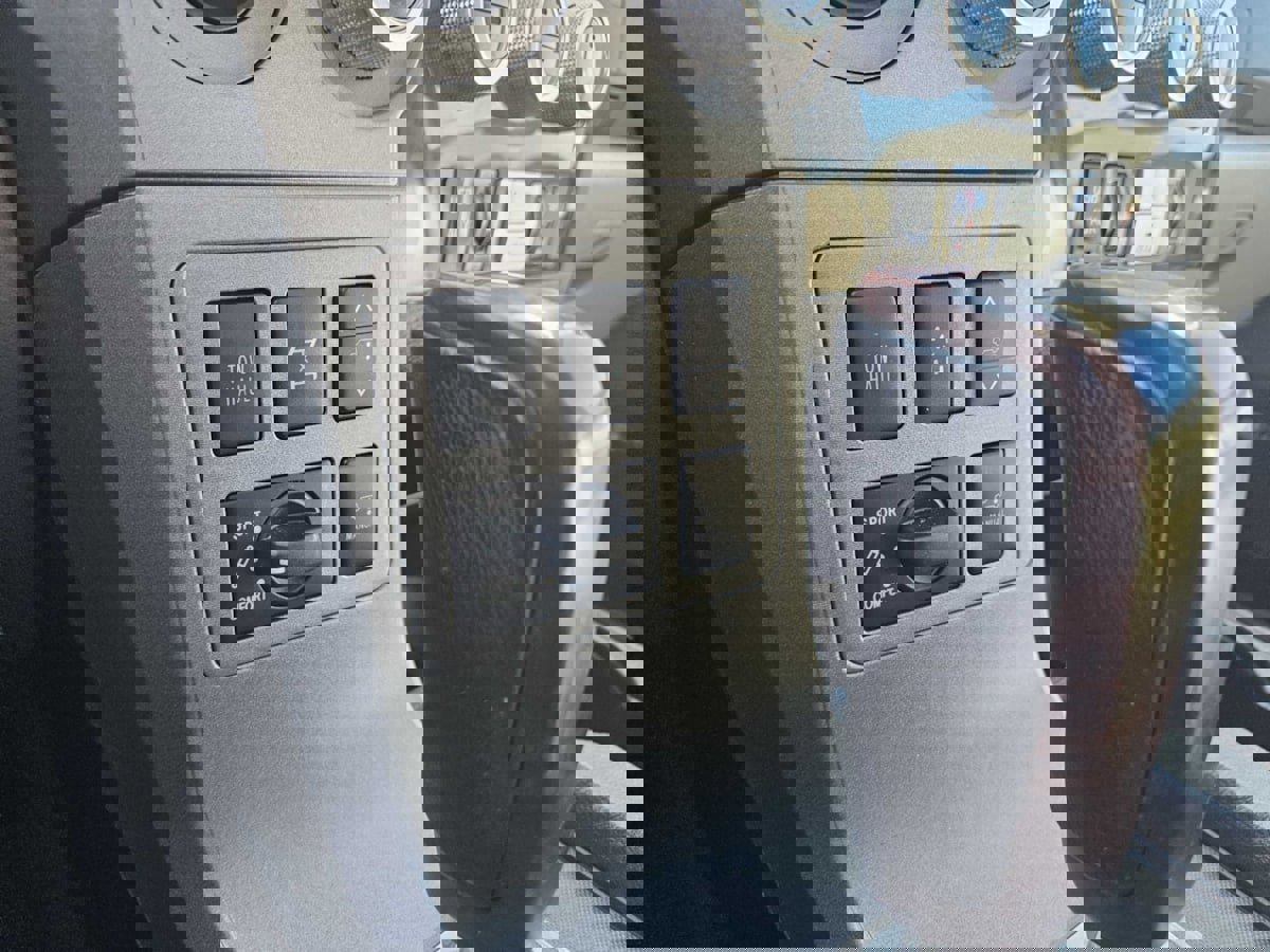 Used 2012 Toyota Sequoia Platinum image 20