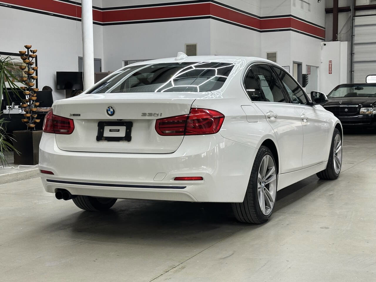 Used 2018 BMW 330i xDrive 330i xDrive AWD 4dr Sedan w/ Convenience Package image 2