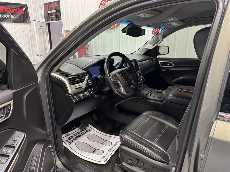 Used 2018 GMC Yukon Denali AWD/4WD image 5
